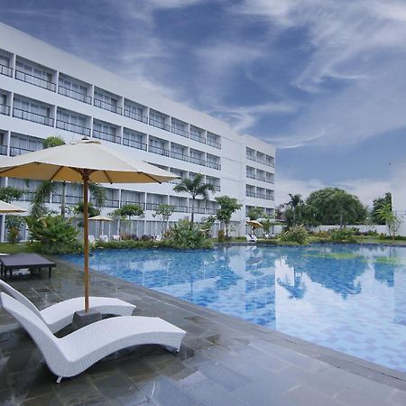 Raja Hotel Kuta Mandalika Resort & Convention Exterior photo