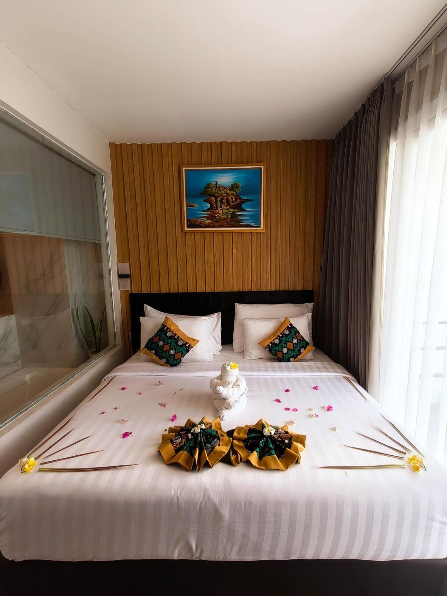 Raja Hotel Kuta Mandalika Resort & Convention Exterior photo